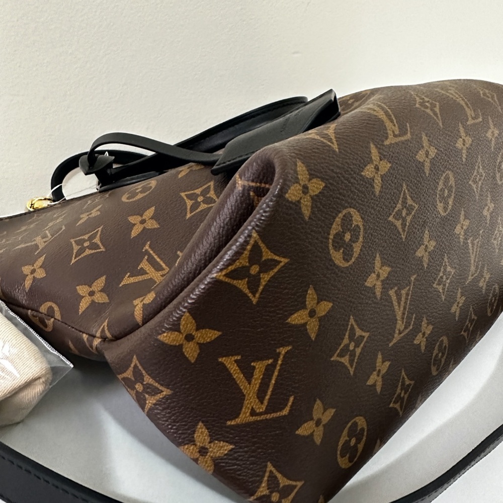 LOUIS VUITTON Monogram Flower Zipped Tote MM Black - Picture 12 of 14